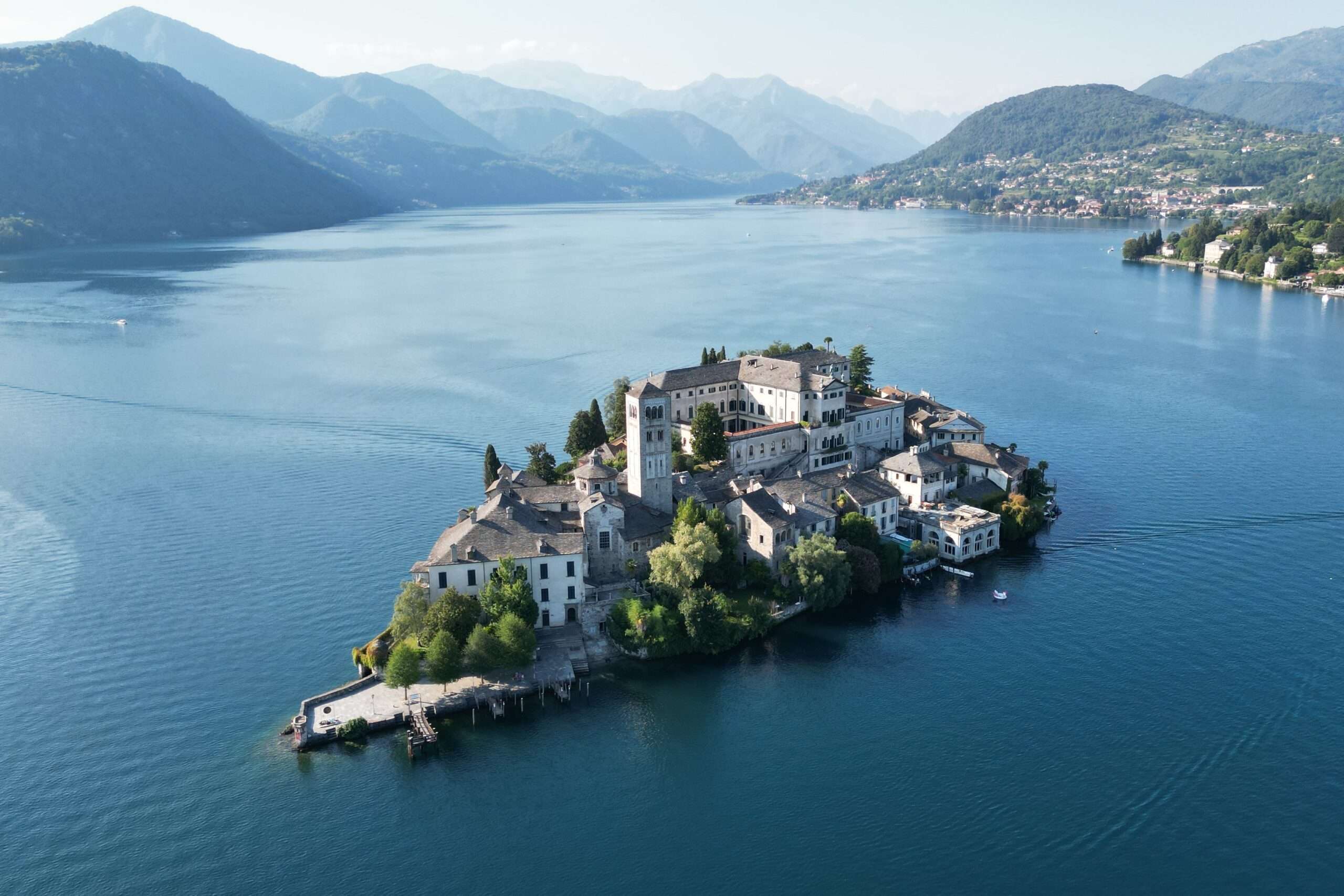 lago d'orta in italië