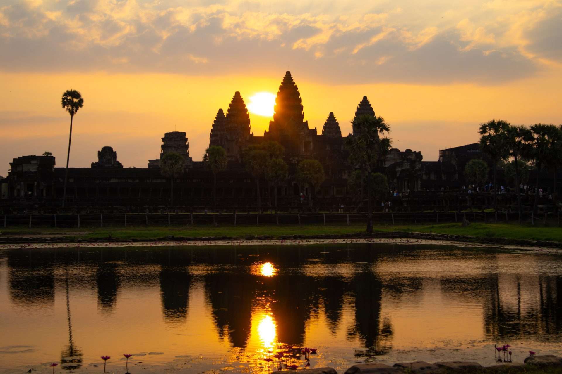 angkor wat sunrise cambodia