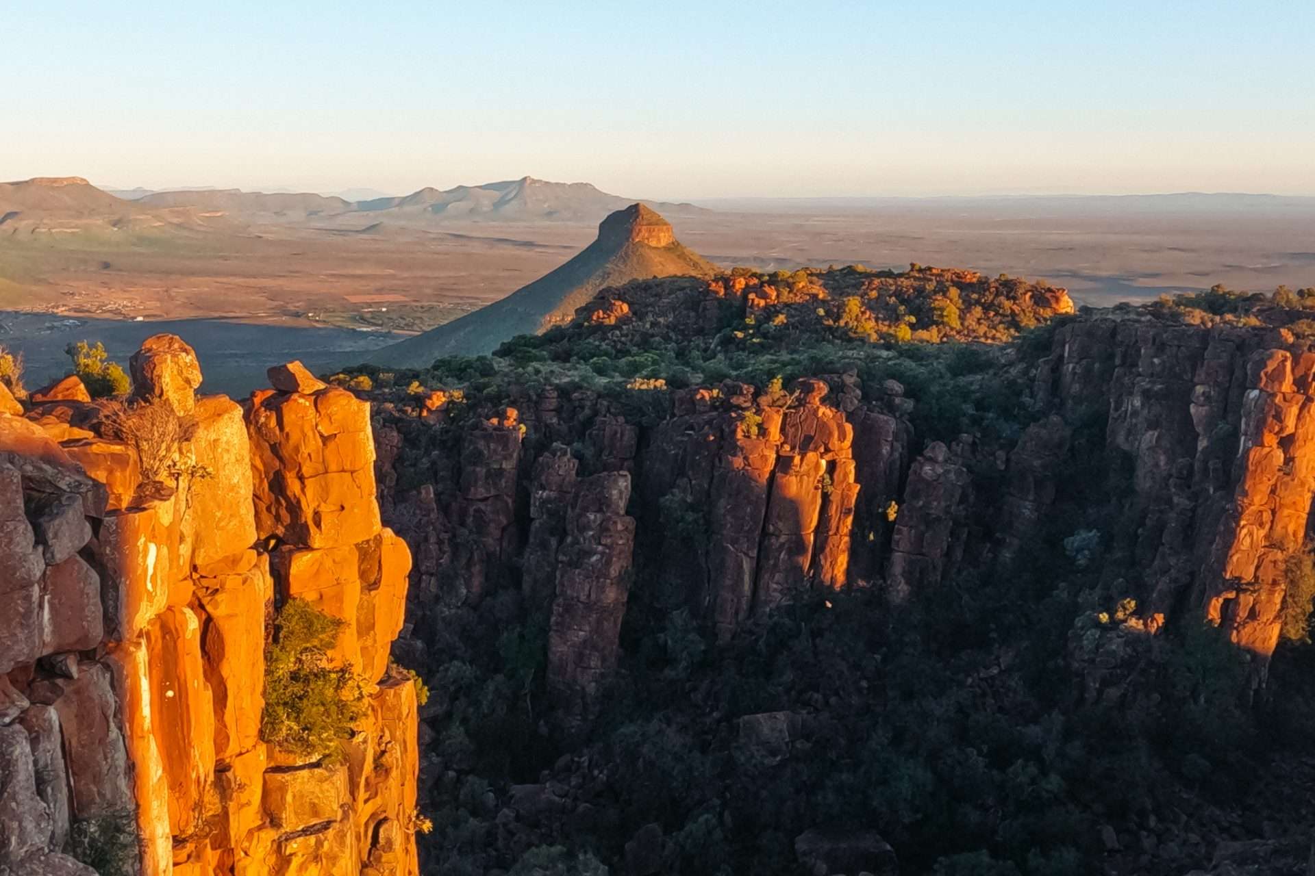 valley of desolation graaff reinet