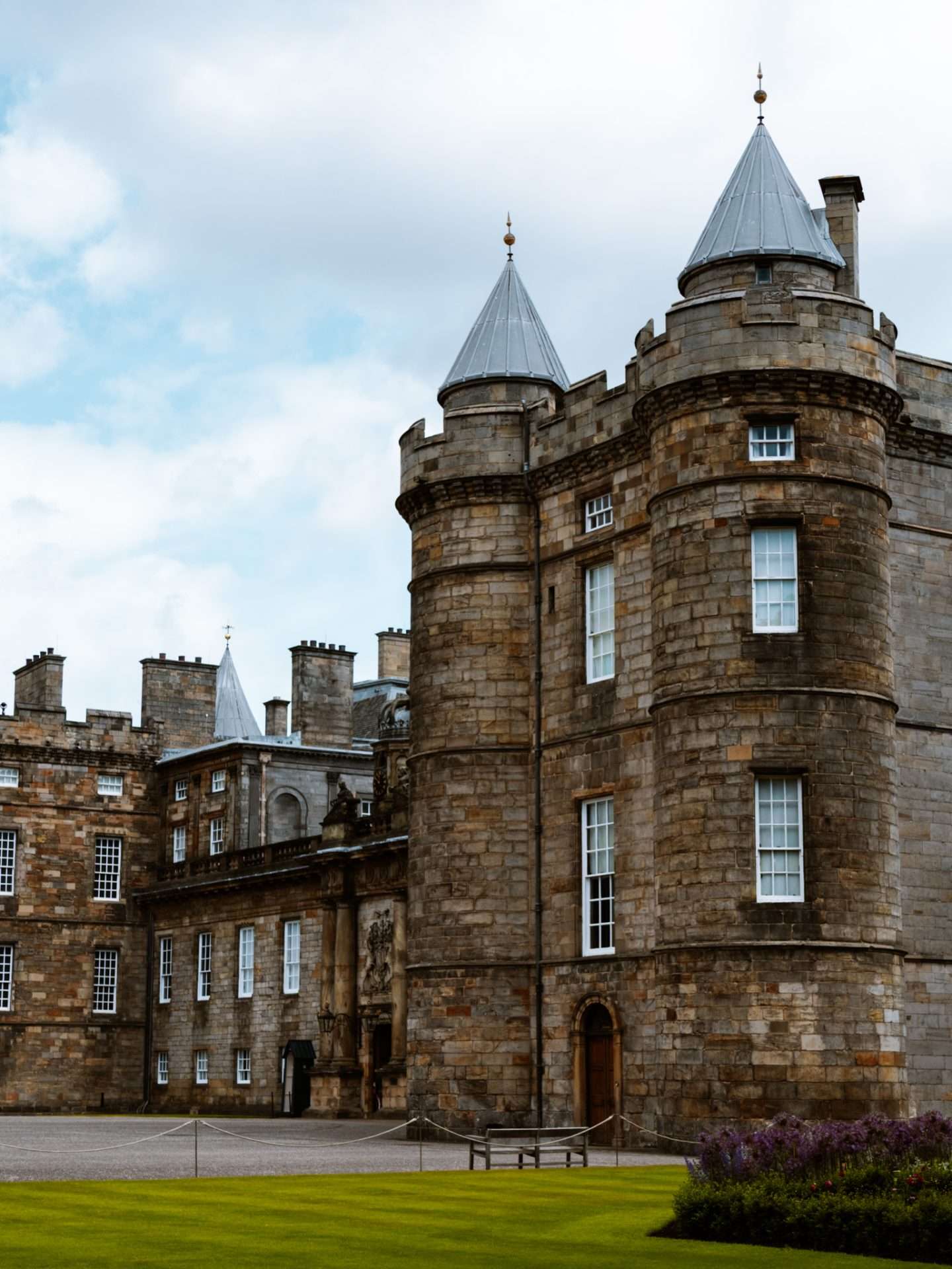 palace of holyroodhouse